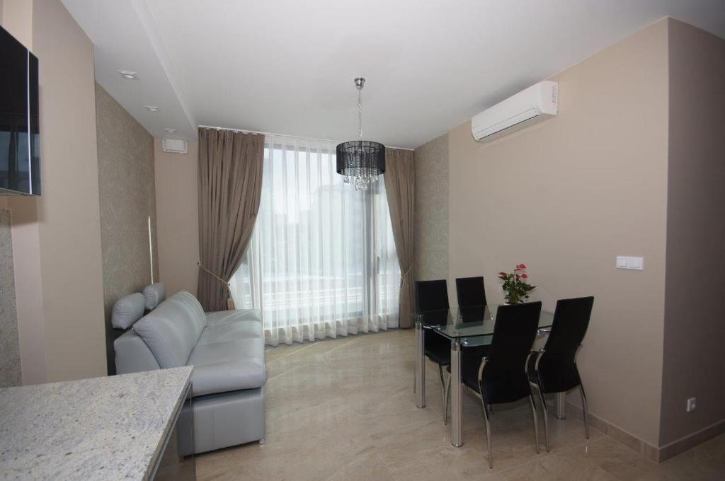 Apartamenty Triston Park Варшава Екстер'єр фото